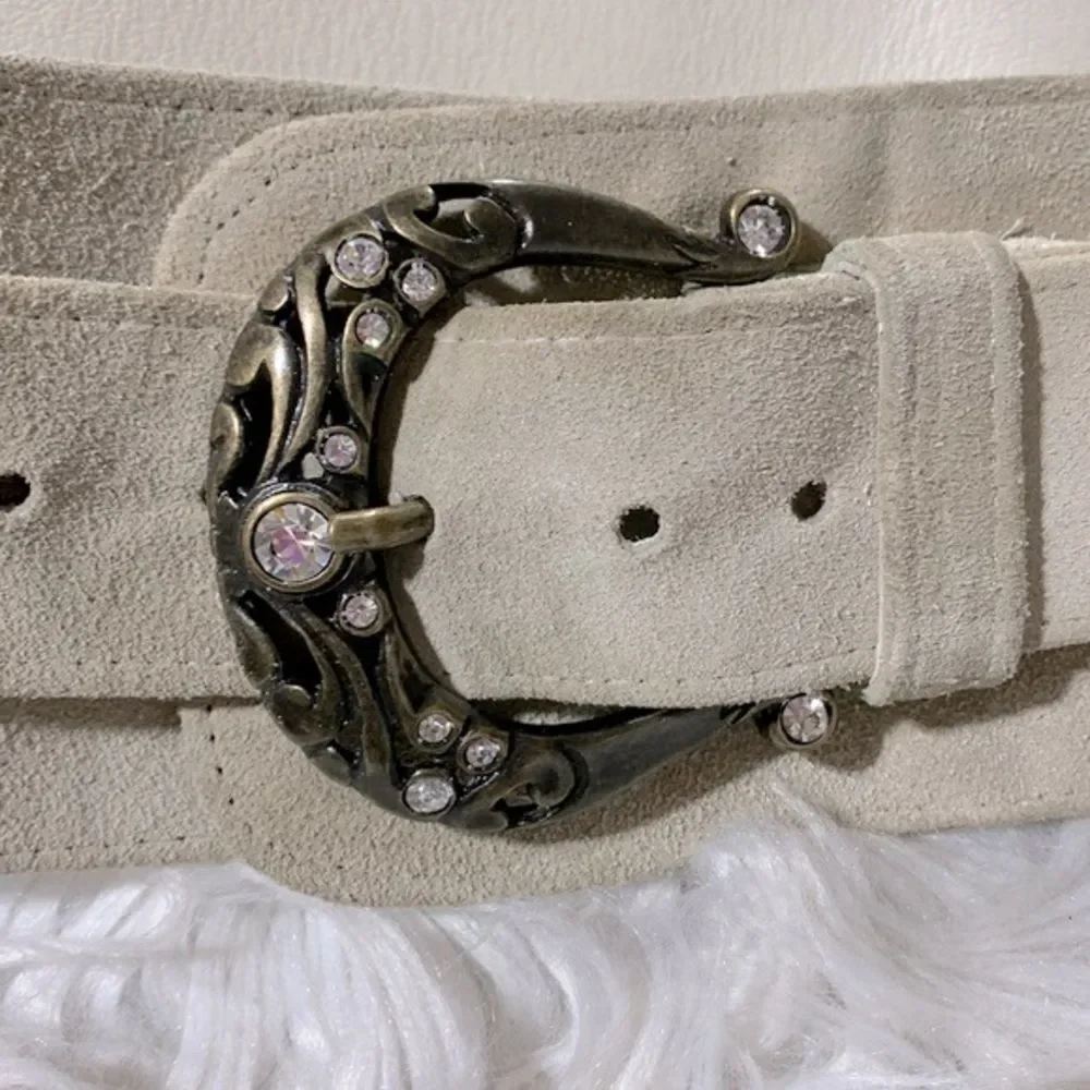 AMORE MIO suede belt goldtone hardware with rhinestones/crystals sz Small